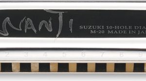 SUZUKI MANJI 10 HOLE DIATONIC HARMONICA, KEY OF A